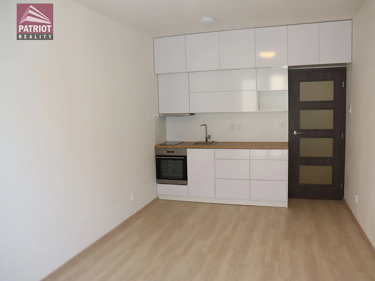 Pronájem bytu 1+kk 32 m²